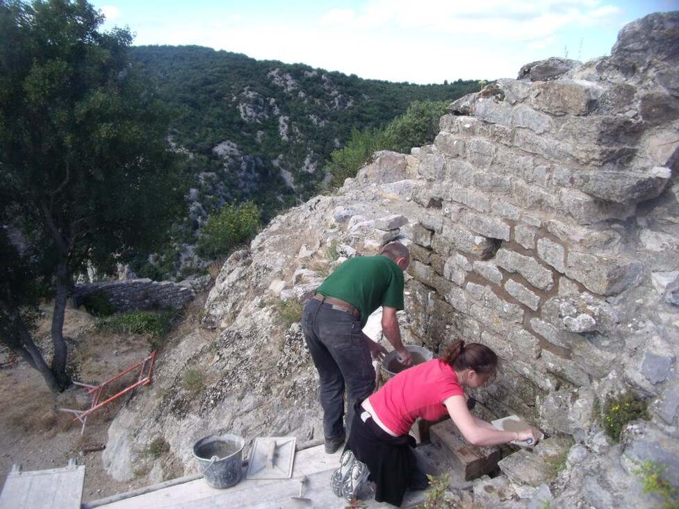 Travaux au château de Termes 2010 Chateau de Termes - Bénévoles REMPART 2010