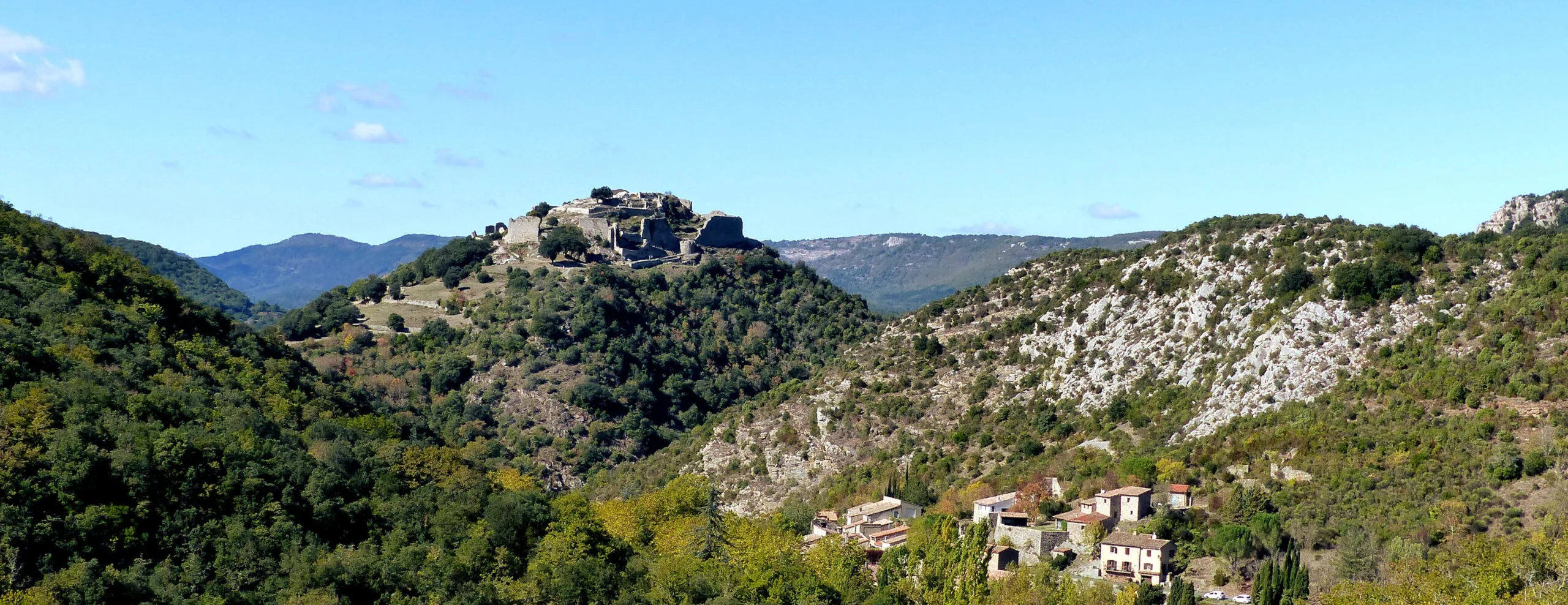 Le village, le château et les gorges de Termes, un terrain d'expériences